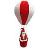 Deko Santa im Heissluftballon  rot und weiss  mit Geschenk und  Weihnachtsbaum